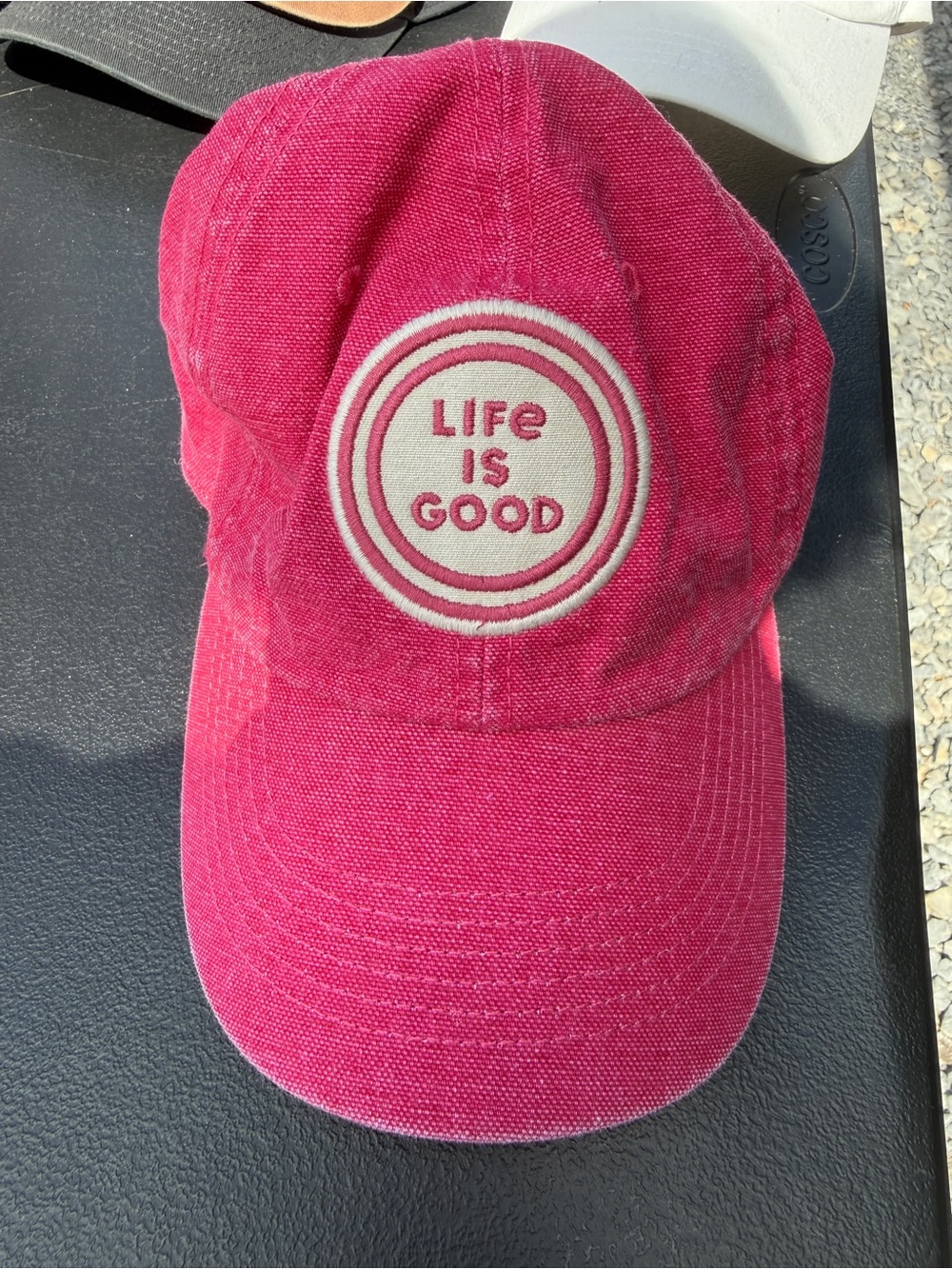 Life is Good baseball hat
Red/pink color
Good condition